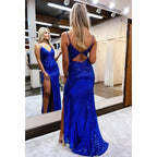 Vestido de fiesta con tirantes finos, apliques de encaje y lentejuelas con abertura 