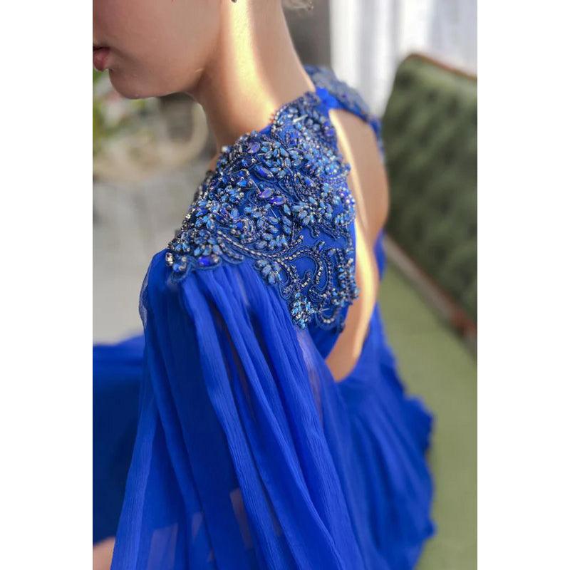 Elegantes und luxuriöses V-Ausschnitt A-Linien-Ballkleid mit gerafftem Seitenschlitz und bestickter