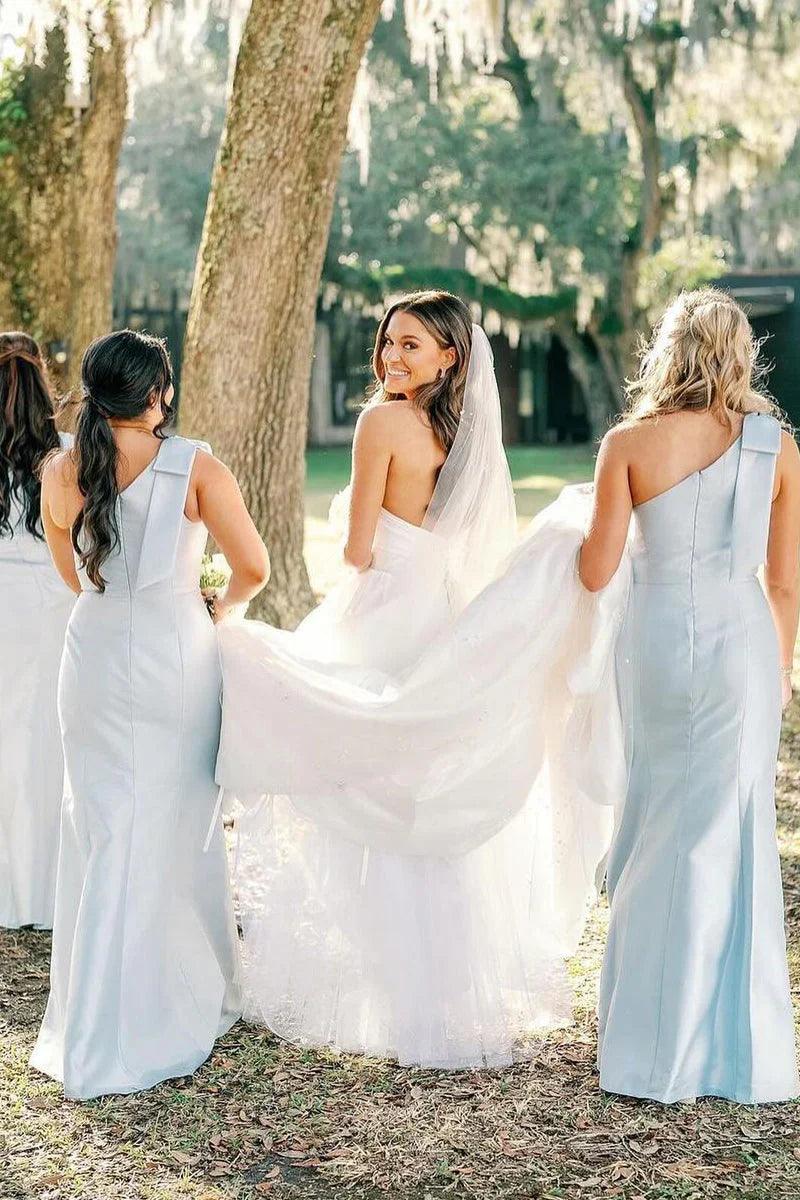 Vestidos largos de dama de honor con corte tubo de satén y un solo hombro