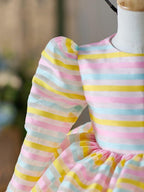 Knielanges weißes Kleid aus Organza-Tüll für die 1. Geburtstagsparty eines Babymädchens 