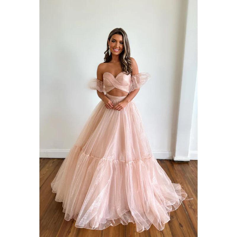 Vestido de noche largo de tul fruncido sin tirantes y escote en forma de A