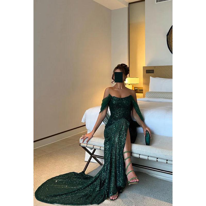 Vestido de fiesta de noche con lentejuelas, corte trompeta/sirena, hombros descubiertos, abertura lateral, sin mangas