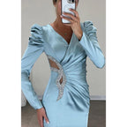 Vestido de fiesta informal sencillo de manga larga con abertura y escote en V con pedrería