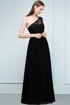 Bodenlanges A-Linien-Brautjungfernkleid aus Spitzenchiffon mit One-Shoulder-Träger und Schärpe