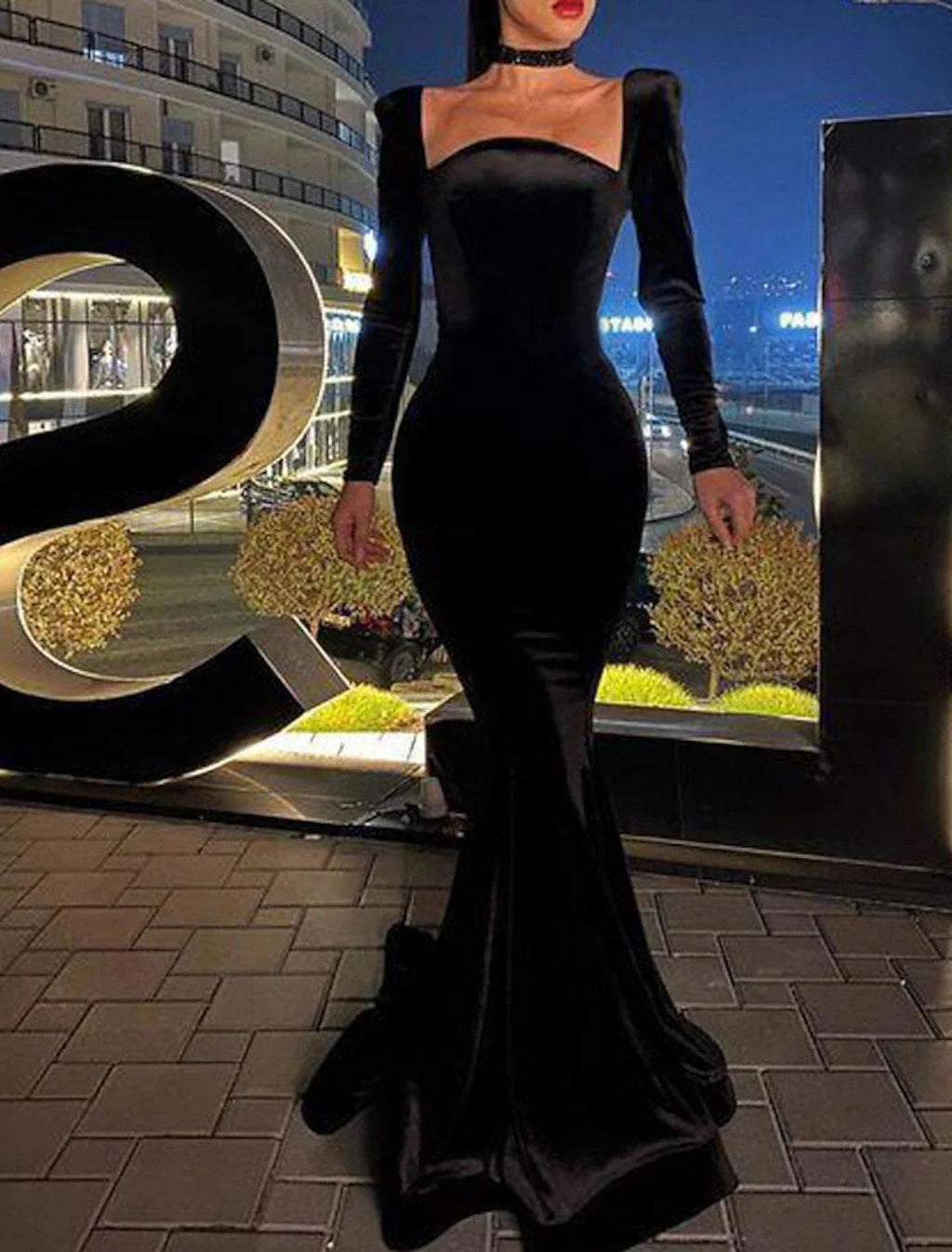 Meerjungfrau/Trompete, sexy, figurbetontes Abendkleid für Hochzeitsgäste, quadratischer Ausschnitt, lange Ärmel, bodenlang, Samt mit glatter, reiner Farbe
