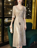 Etui-Linie/Säulenkleid für die Mutter der Braut, Hochzeitsgast, elegant, funkelnd und glänzend, V-Ausschnitt, bodenlang, Pailletten, halbe Ärmel mit Falten