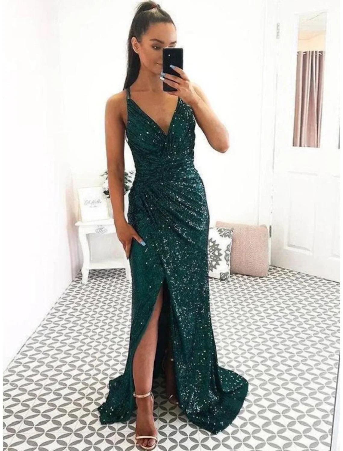 Vestido de fiesta de sirena/trompeta con corte tubo/columna, sexy, para fiesta, con cola larga/cepillo, sin mangas, escote en V, lentejuelas, espalda descubierta y abertura con lentejuelas.