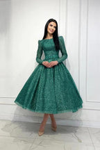Glamouröses dunkelgrünes A-Linien-Ballkleid mit Pailletten und langen Ärmeln in Knöchellänge