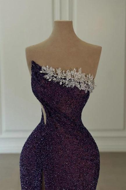 Glamoroso vestido de fiesta largo morado sin tirantes con lentejuelas y cuentas, con abertura