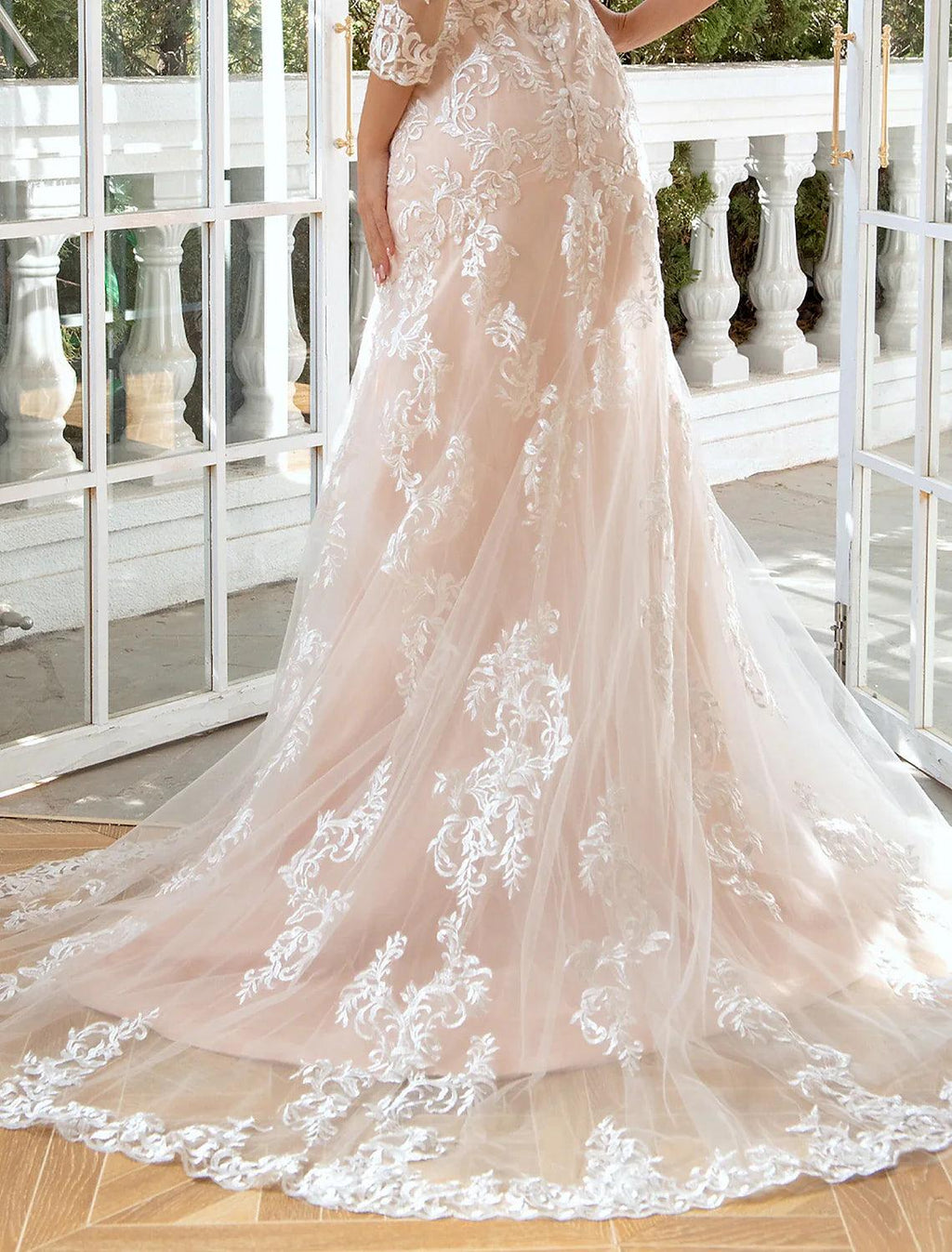 Vestidos de novia formales de otoño con escote corazón, corte sirena o trompeta, manga larga, cola larga y apliques de encaje
