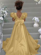 Kleid für Blumenmädchen mit Puffärmeln, Schleife, Knopfleiste hinten und Schleppe 