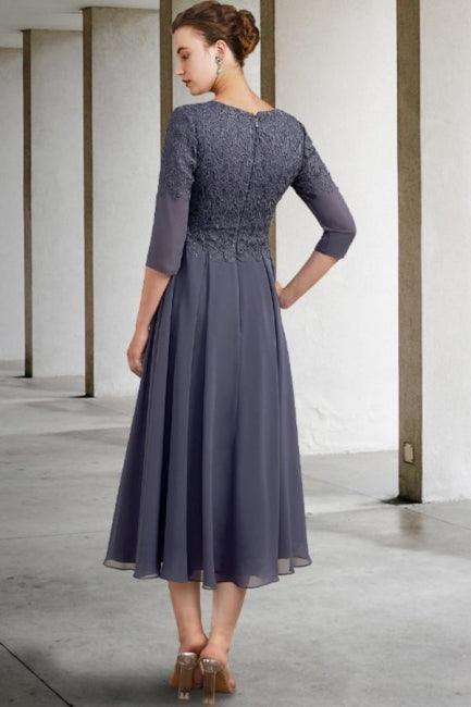 Hermoso vestido de madre de la novia de corte A con encaje, escote en V, mangas 3/4 y apliques para dama de honor.