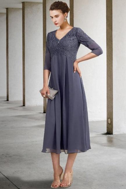 Hermoso vestido de madre de la novia de corte A con encaje, escote en V, mangas 3/4 y apliques para dama de honor.