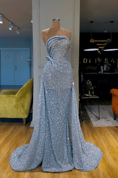 Wunderschönes ärmelloses A-Linien-Ballkleid mit Pailletten und Rüschen