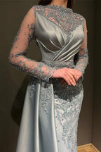 Wunderschönes, graues, langärmliges Meerjungfrau-Ballkleid aus Stretch-Satin mit Applikationen