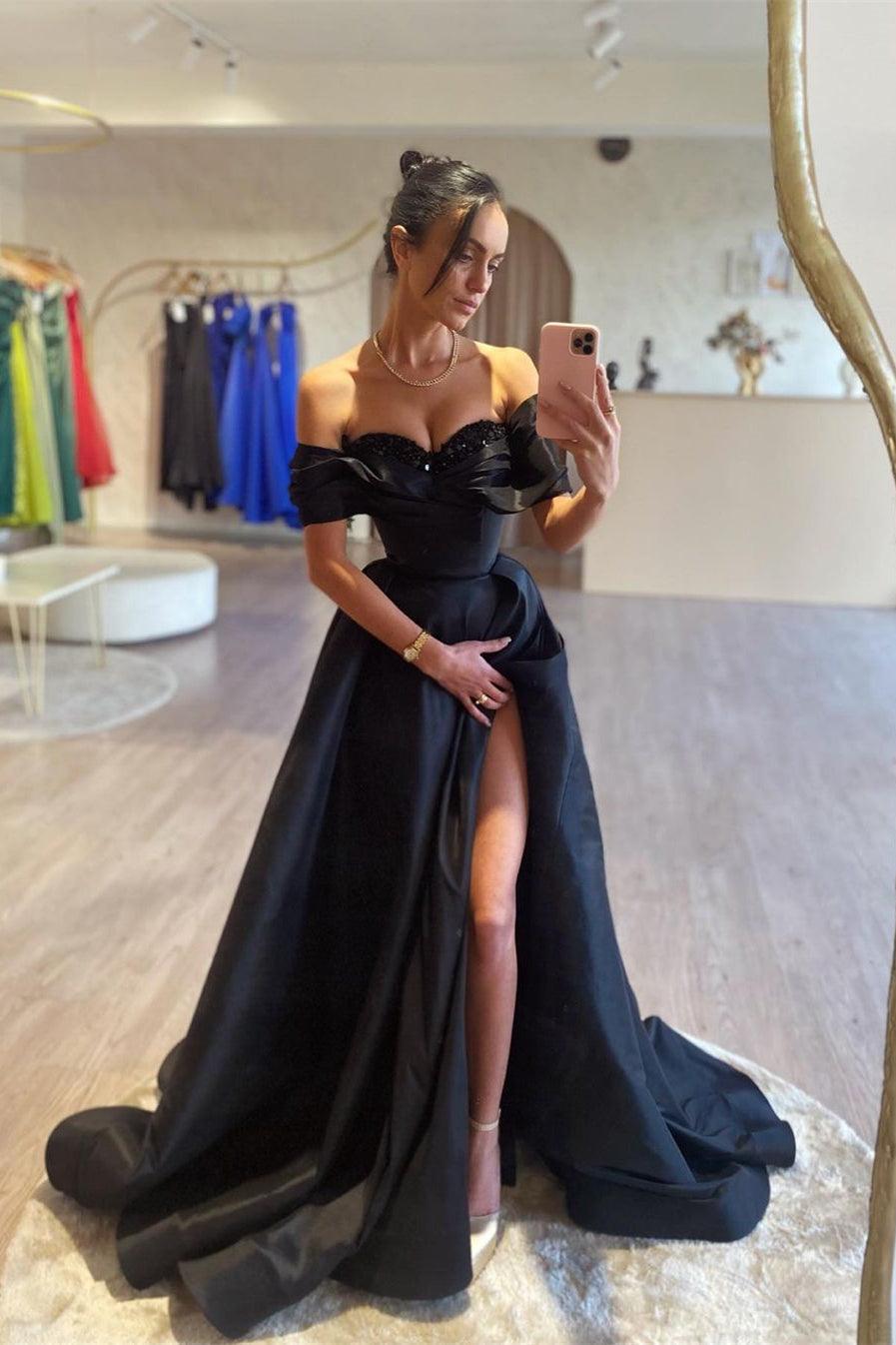 Wunderschönes langes schwarzes A-Linien-Ballkleid mit schulterfreiem Schnitt, Perlenbesatz und Schlitz