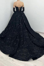 Wunderschönes langes schwarzes A-Linien-Ballkleid mit herzförmigem Ausschnitt und Spitze
