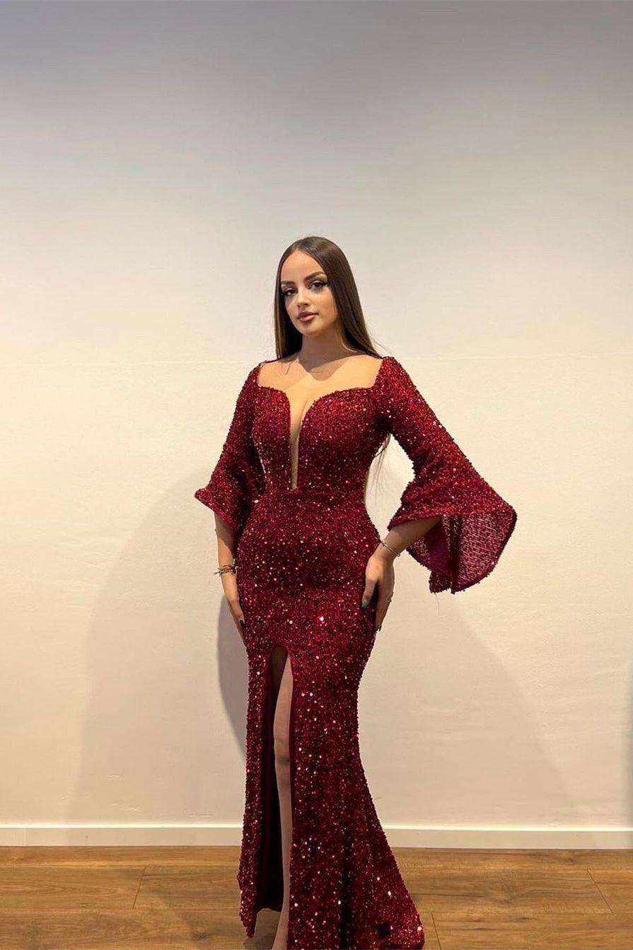 Hermoso vestido de fiesta largo burdeos con lentejuelas y abertura frontal con mangas largas