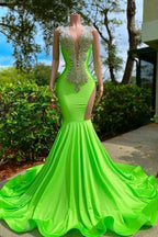 Wunderschönes, ärmelloses Ballkleid im Meerjungfrauenstil mit Pailletten, V-Ausschnitt und Applikationen aus Stretch-Satin