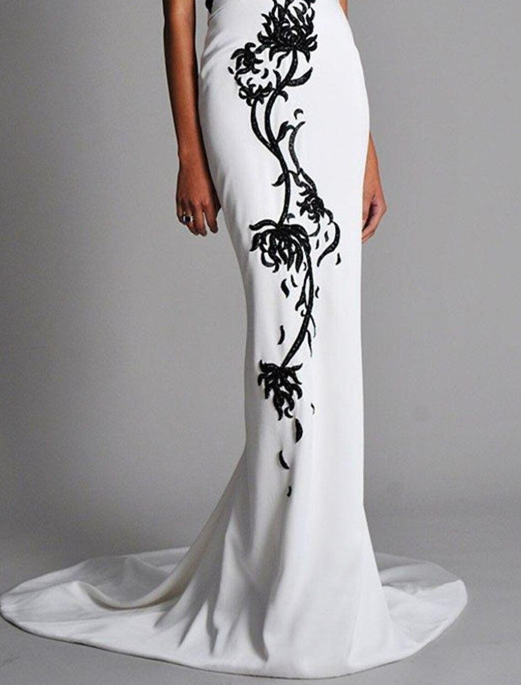 Meerjungfrau/Trompete Abendkleid Farbblockkleid Formeller Hochzeitsgast Hofschleppe Ärmellos V-Ausschnitt Spitze mit Applikationen