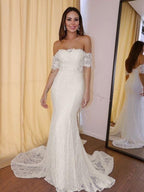 Vestidos de novia de corte trompeta/sirena, hombros descubiertos, mangas cortas, apliques de encaje y cola de corte corte