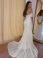 Vestidos de novia de corte trompeta/sirena, hombros descubiertos, mangas cortas, apliques de encaje y cola de corte corte