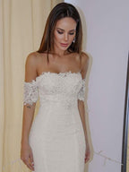 Vestidos de novia de corte trompeta/sirena, hombros descubiertos, mangas cortas, apliques de encaje y cola de corte corte