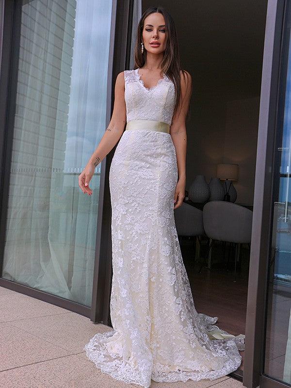 Vestidos de novia con escote en V, encaje, faja, cinta y cinturón, sin mangas, cola larga