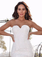 Vestidos de novia de corte trompeta/sirena, escote corazón, sin mangas, con apliques de encaje y cola larga
