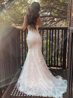 Vestidos de novia de corte trompeta/sirena, escote corazón, sin mangas, con apliques de encaje y cola larga