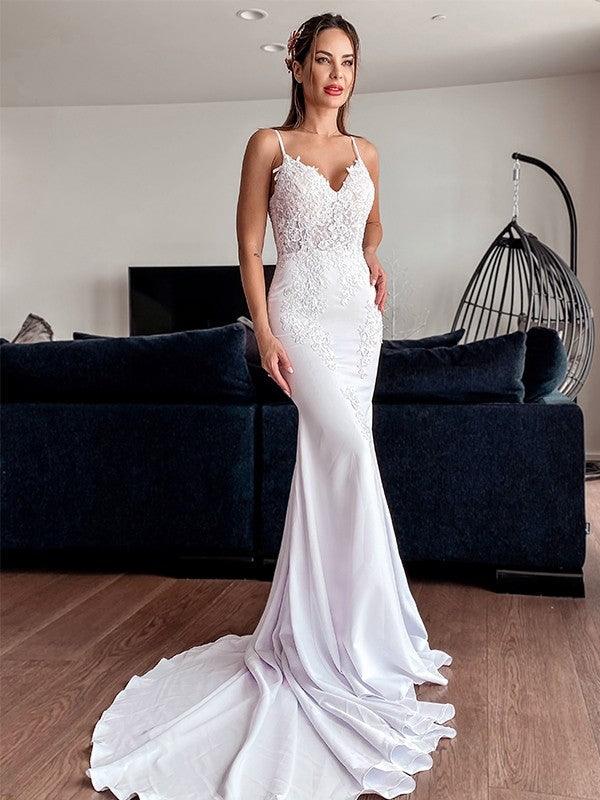 Vestidos de novia con escote trompeta/sirena, tirantes finos, apliques, crepé elástico, sin mangas, cola catedral