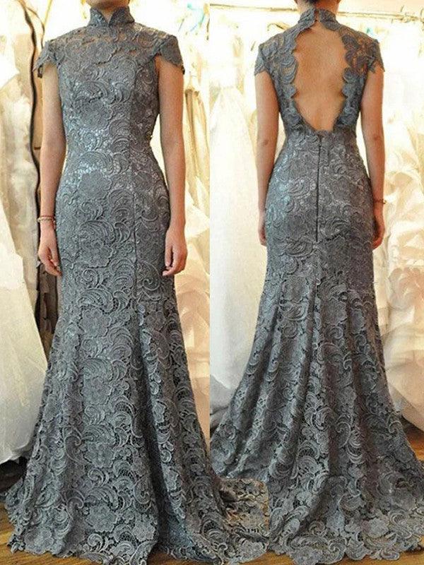 Vestidos para madre de la novia con corte trompeta/sirena, encaje fruncido, cuello alto, mangas cortas y cola larga