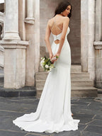 Vestidos de novia de corte trompeta/sirena, escote redondo, fruncido, de crepé elástico, sin mangas y con cola larga