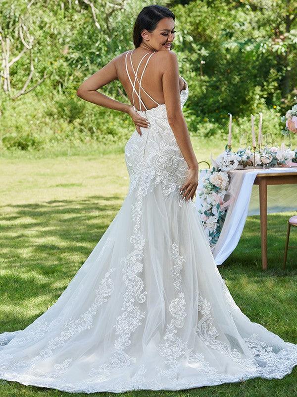 Vestidos de novia de corte sirena/trompeta con volantes, encaje, tirantes finos, sin mangas y cola larga
