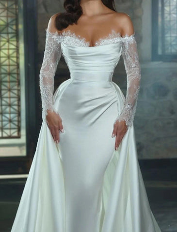 Robes de mariée formelles d'automne de fiançailles gaine / colonne épaule dénudée manches longues train chapelle robes de mariée en satin avec appliques couleur unie fête de mariage d'été