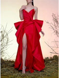 Vestido de noche formal elegante de estilo vintage con escote en V, sin mangas, cola larga y fruncida de satén con volantes y abertura.