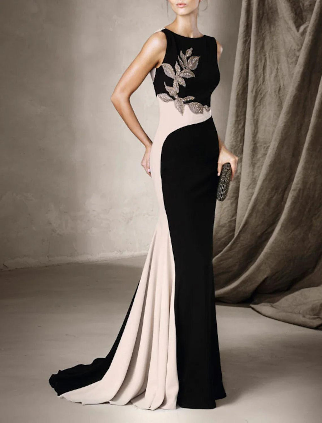 Meerjungfrau/Trompete Schöner Rücken Sexy Verlobung Formelles Abendkleid Neckholder Ärmellos Hofschleppe Spandex mit Falten Perlenstickerei