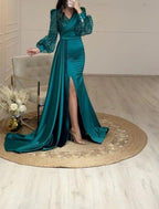 Meerjungfrau/Trompete Abendkleid Sparkle &amp; Shine Kleid Formelle Hofschleppe Langarm V-Ausschnitt Herbst Hochzeitsgast Charmeuse mit Paillettenschlitz