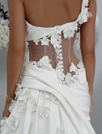 Vestidos de novia formales de compromiso con espalda abierta, corte tubo/columna, un hombro, sin mangas, cola larga/cortada, de satén, con flores fruncidas