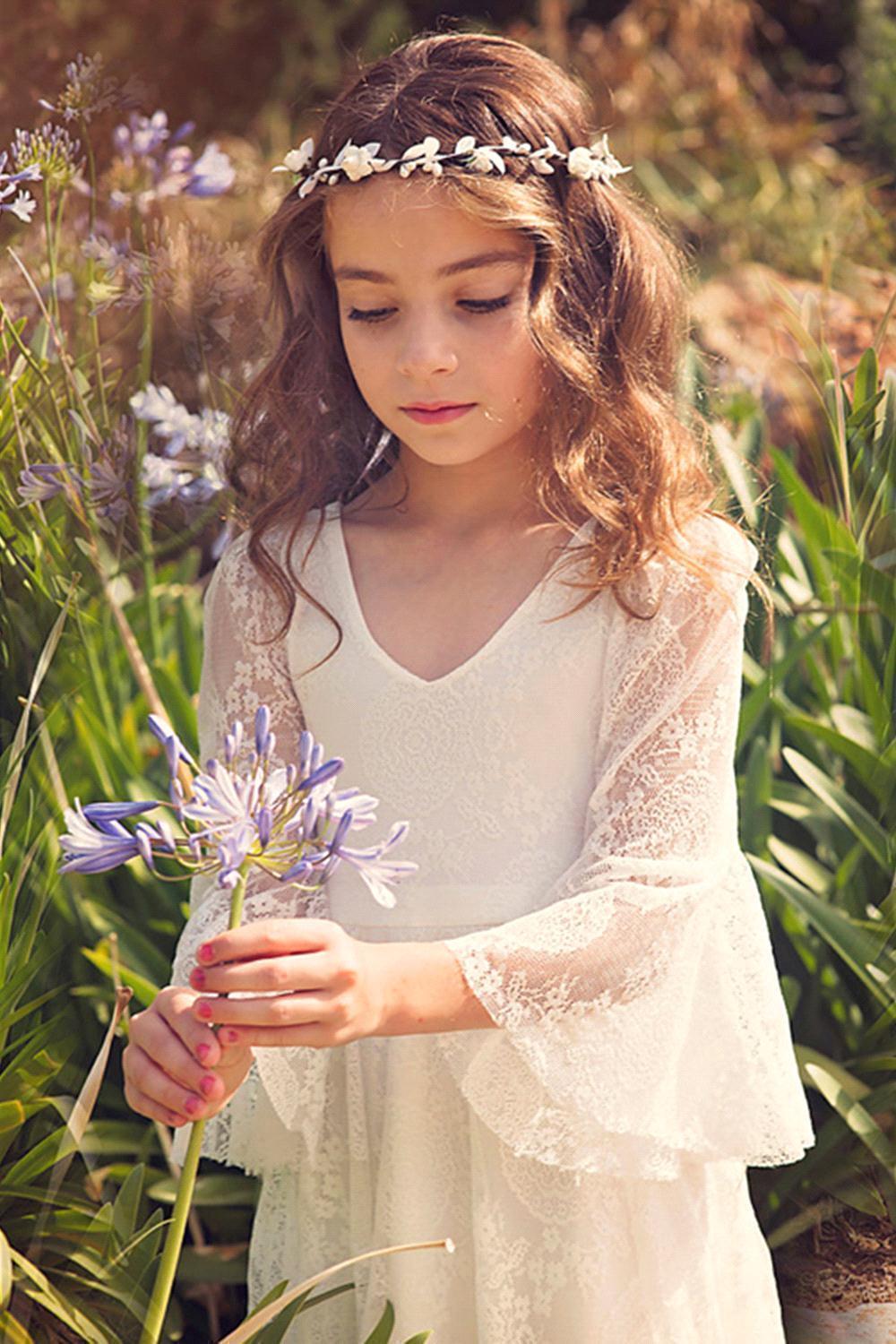 Vestido largo de niña de las flores con escote en V, encaje, apliques y mangas, corte A
