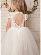 Lange A-Linie Spitze Satin Tüll Rundhals Hochzeit Blumenmädchenkleider
