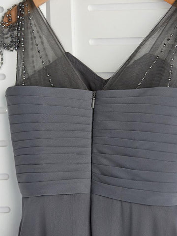 Vestido largo de dama de honor de gasa con escote en V y corte A