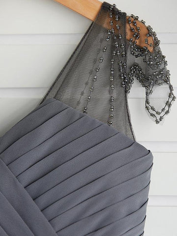 Vestido largo de dama de honor de gasa con escote en V y corte A