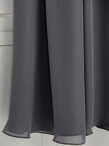 Vestido largo de dama de honor de gasa con escote en V y corte A