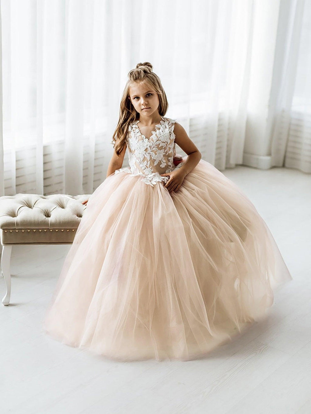 Langes Ballkleid aus Tüllspitze, ärmellos, Blumenmädchenkleid mit Schleife