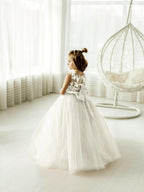 Langes Ballkleid aus Tüllspitze, ärmellos, Blumenmädchenkleid mit Schleife