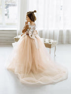 Langes Ballkleid aus Tüllspitze, ärmellos, Blumenmädchenkleid mit Schleife