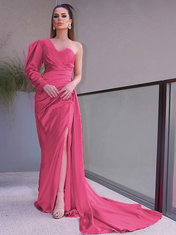 Vestidos de corte tubo, un hombro, mangas largas, fruncido, charmeuse, cola larga
