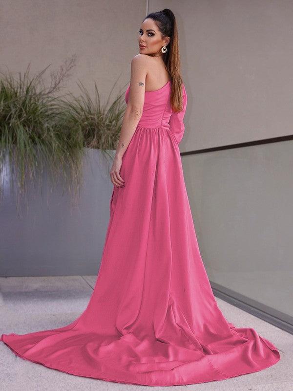 Vestidos de corte tubo, un hombro, mangas largas, fruncido, charmeuse, cola larga