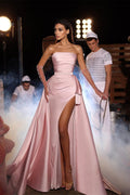 Modernes langes rosa A-Linien-Ballkleid aus ärmellosem Satin mit Schlitz